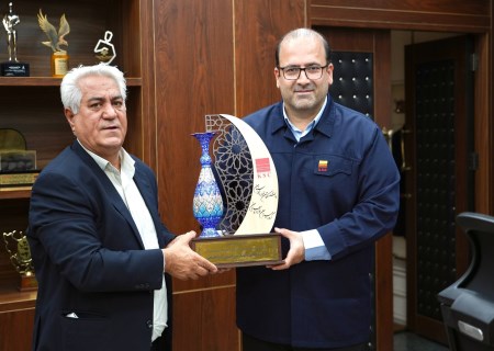 بازنشستگان پای کار فولاد خوزستان؛ تقدیر از بازسازی سریع و بازگشت تولید