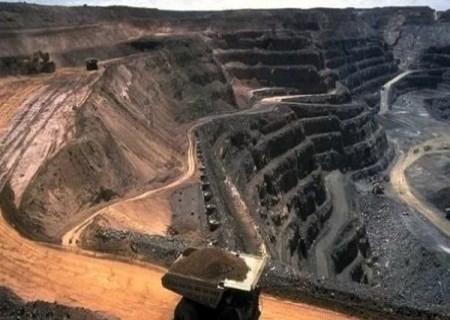 ۱۱۵ میلیون تن سنگ‌آهن استخراج شد؛ فاصله ایران با نیاز زنجیره فولاد بیشتر شد