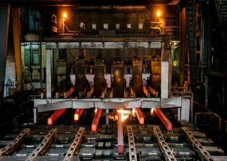 صادرات فولاد ایران در چنگ کارت‌های یک‌بارمصرف؛ تولیدکنندگان واقعی کنار زده شدند